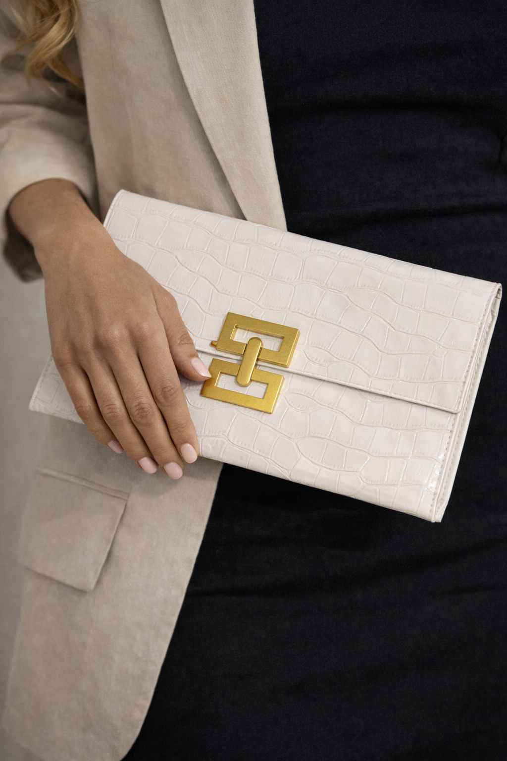 Bone Color Clutch