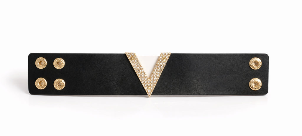 Elegant Gold and Crystal Bracelet